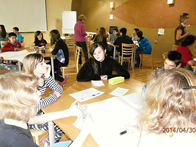 TerÃ©nnÃ­ exkurze - Å¾Ã¡ci ZÅ  BÅ™ezovÃ¡ n. Sv. - KaprÃ¡lÅ¯v mlÃ½n (05-2014)