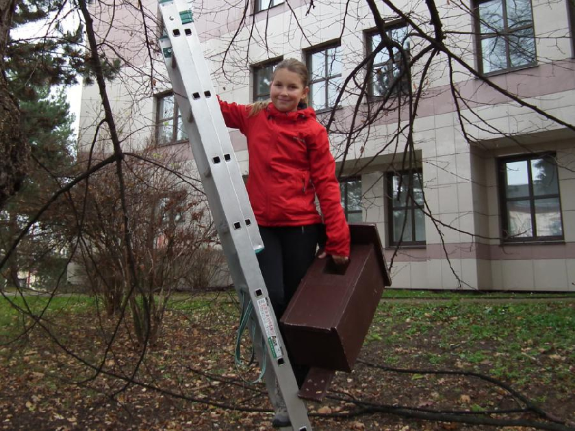 Eva na Å¾ebÅ™Ã­ku s kavkovnÃ­kem.