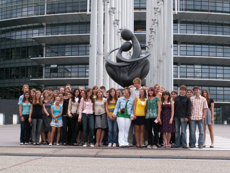 Å trasburk, pÅ™ed EvropskÃ½m parlamentem.