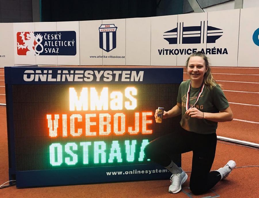 E. ÄŒervená se 18. 1. stala mistrynà Moravy a Slezska v halových vÃcebojÃch v kategorii dorost (v novém oddÃlovém rekordu).