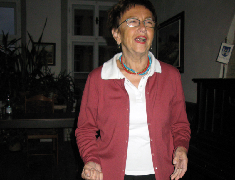 JiÅ™ina Å iklová pÅ™ednášà posluchaÄům U3V (postgraduálnà studium - 18. 10. 2007).